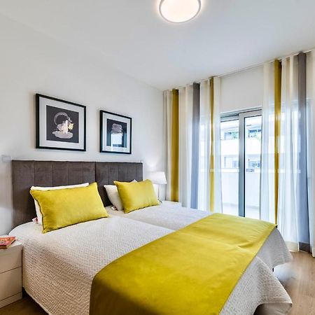 Coolhouses Lagos, 2 Bed Stylish City Flat, Rooftop Shared Pool, Clayheart Εξωτερικό φωτογραφία