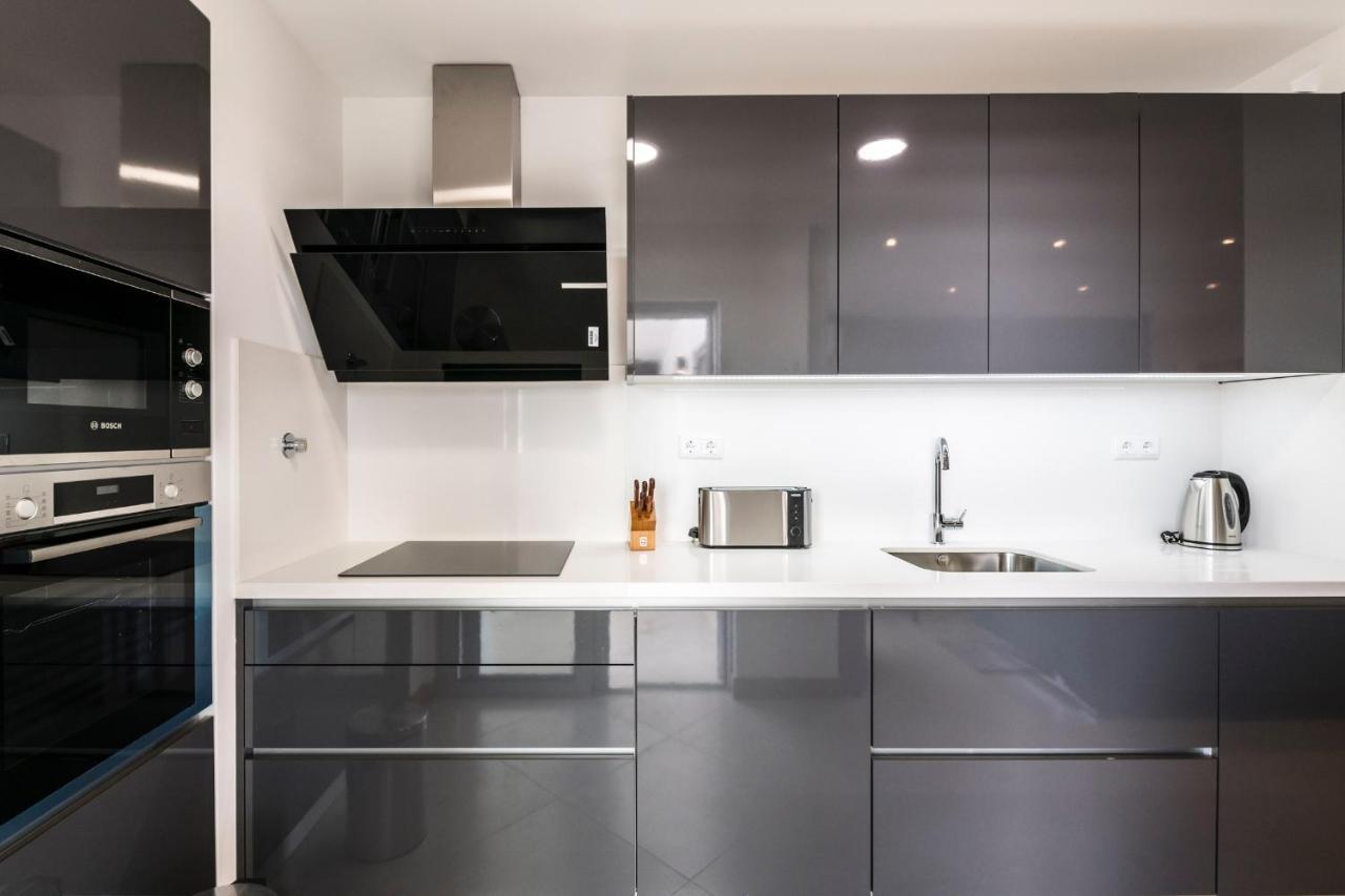 Coolhouses Lagos, 2 Bed Stylish City Flat, Rooftop Shared Pool, Clayheart Εξωτερικό φωτογραφία